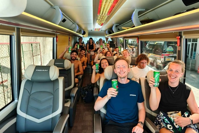 Cat Ba: Limousine bus naar Ninh Binh, kleine groep, hoge kwaliteit