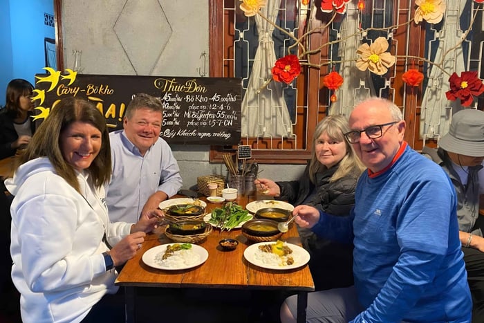 Avondtour met lokale gerechten en bezienswaardigheden in Da Lat per scooter
