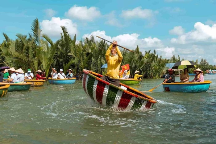DA NANG: Hoi An Private Trip & GIFT: Free Basket Boat Ticket