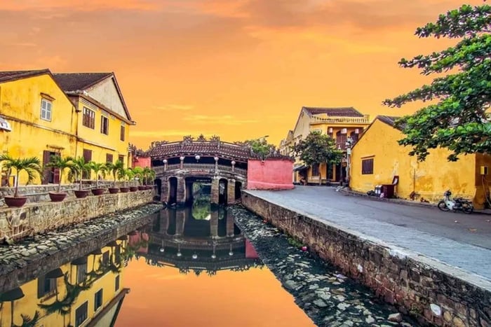 Da Nang: Carro Particular para Hoi An com Opções de Passeio
