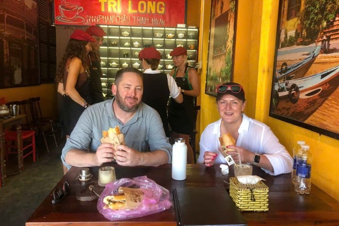 Da Nang: Street Food & Nightlife Private Tour