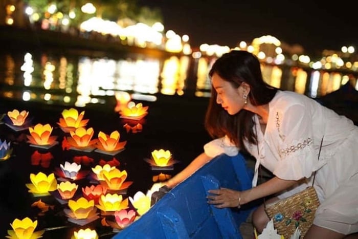 Från Da Nang: Hoi An - rundtur i gamla stan, nattmarknad och båttur