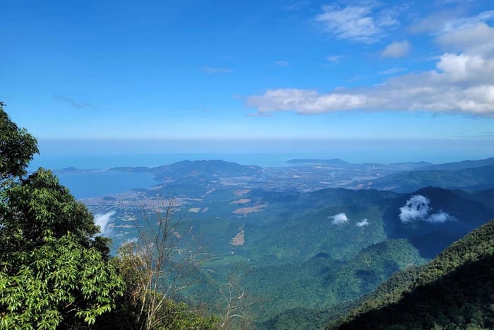Von Da Nang oder Hoi An aus: Bach Ma National Park Trek & Mittagessen