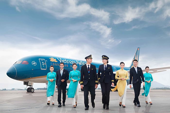 From Ho Chi Minh Airport: Fast Track Immigration Service