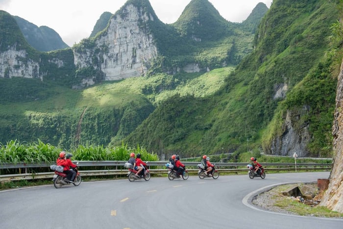 Ha Giang Loop: 3-Day 2-Night Private Tour for the Elderly