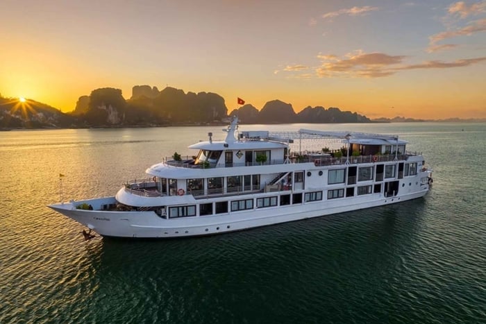 Hanoi: 3 Day 2 Night Halong-Bai Tu Long Bay Luxury Cruise