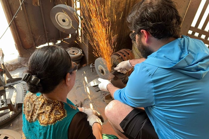 Hanoi: Forge in Fire – Traditional Bladesmiths