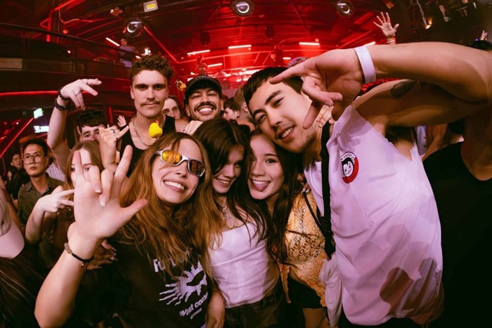 Hanoi Nightlife Bar Crawl: Music, Drinks & Good Vibes
