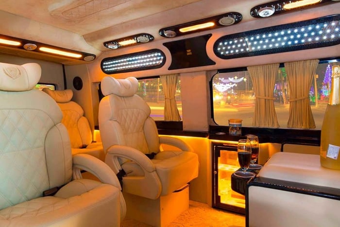 HCMC: Cu Chi Tunnels & Mekong Delta VIP Tour by Limousine