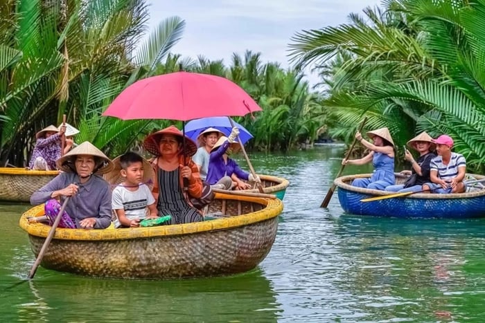 Hoi An: Lantern Making, Duck Farm, & Basket Boat Tour