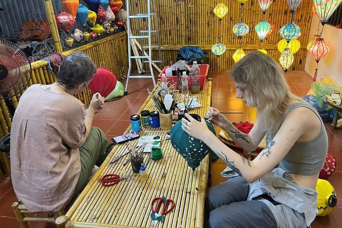 Hoi An: Lantern Workshop & Cooking Class with Coconut Boat