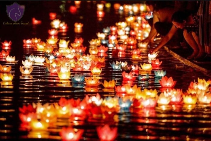 Hoi An Night Tour with Dinner at Home Hoi An Restaurant