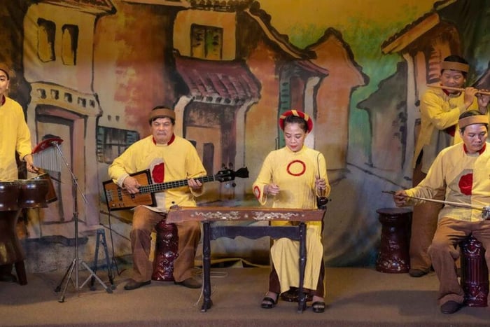Hoi An: Tradisjonelt musikkshow og spasertur i den gamle bydelen