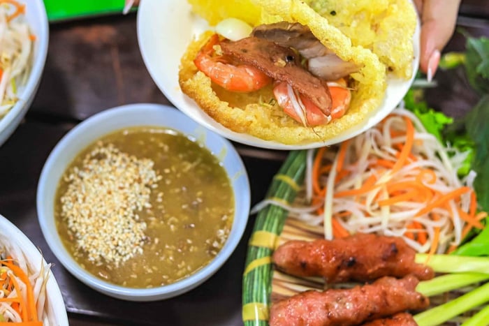 Hue: histórias gastronómicas à noite e passeio pela vida local