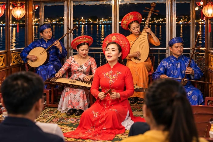 Barco no Rio dos Perfumes em Huế: Música Folclórica e Lanternas