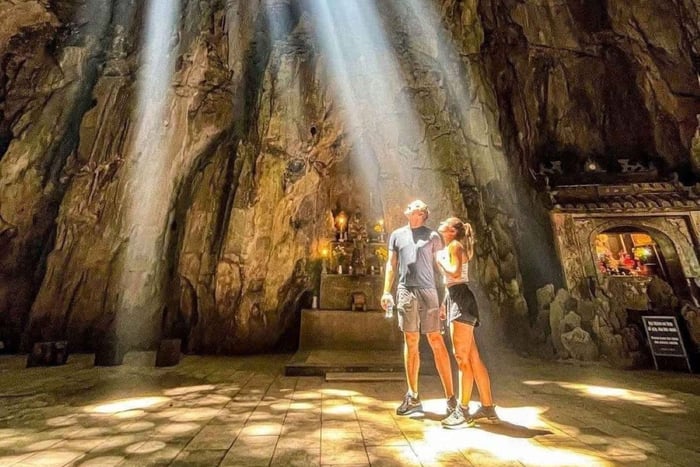 Traslado privado de Hue a Hoi An por el paso Hai Van