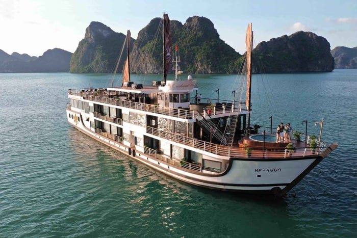 Lan Ha Bay Cat Ba Island Sightseeing Cruise 2-daagse tour