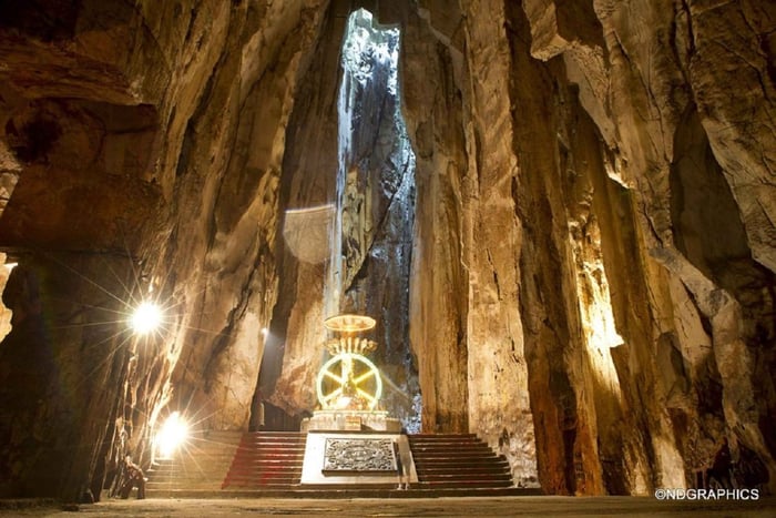 Marmorbjerge, Lady Buddha og Am Phu Cave Tour