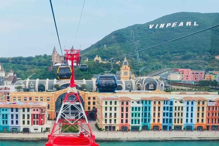 Nha Trang: VinWonders Entry Ticket with Cable Car