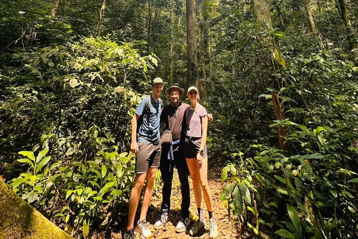 Ninh Binh: Day Trek in Cuc Phuong National Park and Bear Sanctuary
