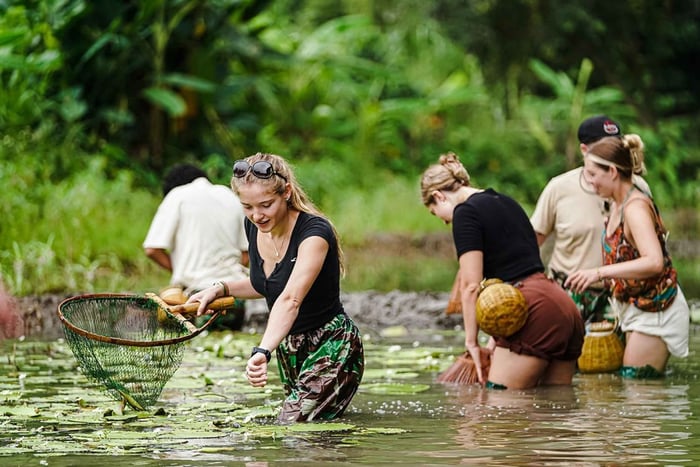 Ninh Binh: Rijst planten en vissen per mand tour