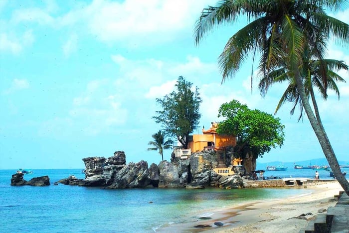 Phu Quoc: South Island Craft, History & Beach Tour