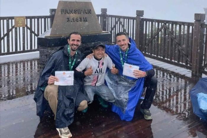SAPA: Suba até a montanha Fansipan com um guia local