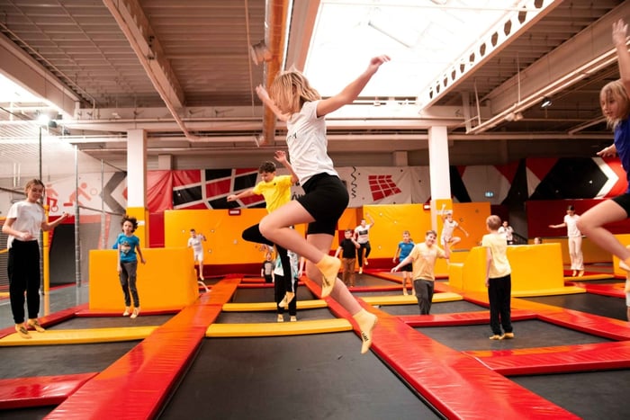 Varsavia: biglietto d'ingresso alla sala giochi con trampolini elastici e 15 zone