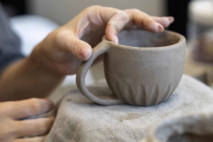 Varsovie : atelier création de mug en céramique