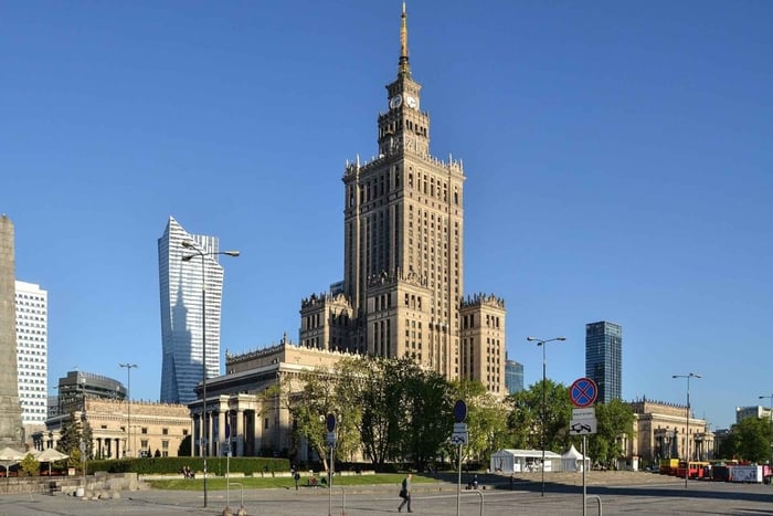 Tour privato di Varsavia da Cracovia con trasporto e guida