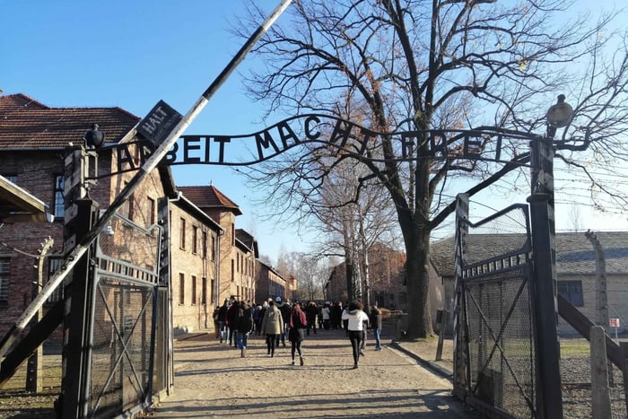 Warszawa: Tur till Krakow och Auschwitz med tåg och upphämtning