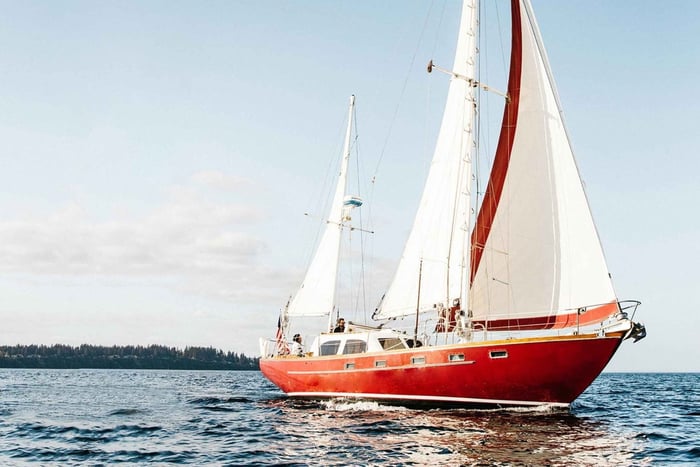 Segeln Sie um Bainbridge Island und in den Gewässern von Seattle – klassisches Segelboot