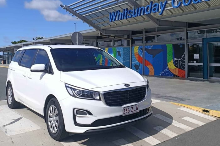 Airlie Beach: Private Kia from/to Whitsunday Coast Airport