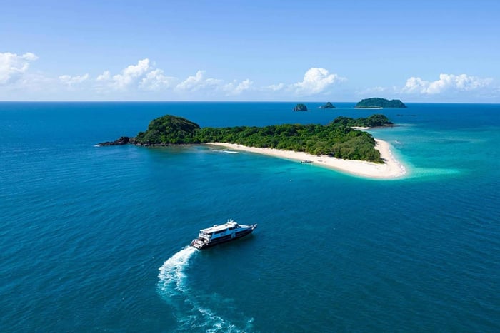 Cairns Frankland Islands Great Barrier Reef Tour