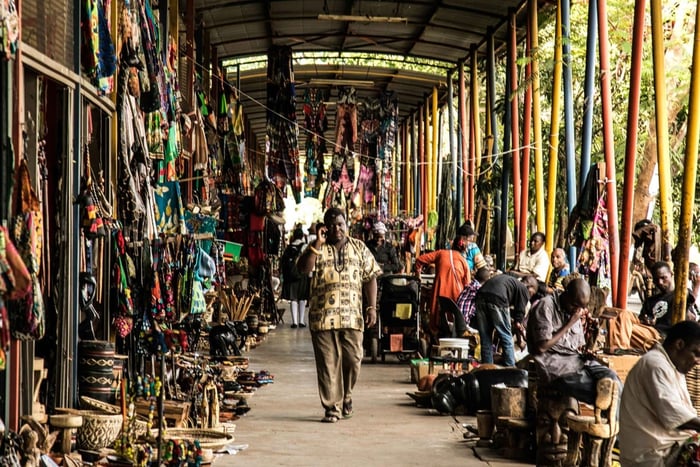 From Victoria Falls: Mukuni palace visit Guided Tour