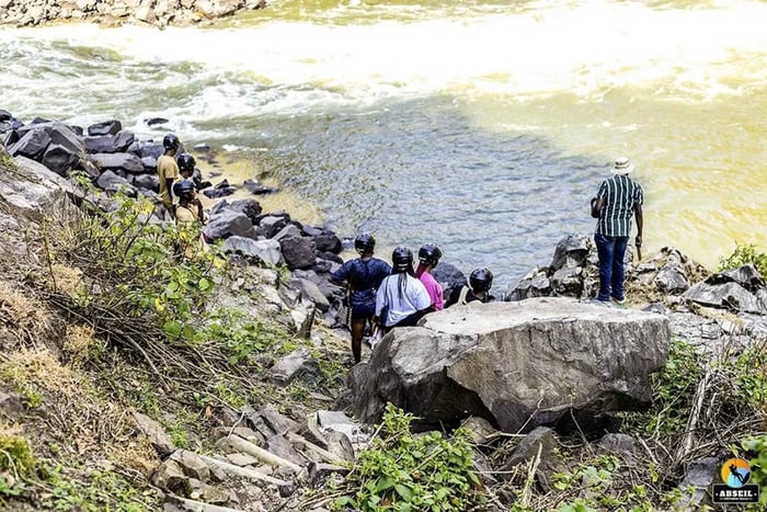 Livingstone: Guidet vandretur til Boiling Pot med Zambian Falls