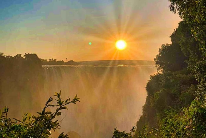 Victoria Falls: opastettu kierros putouksien sademetsässä