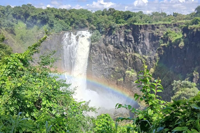 Cascate Vittoria: tour guidato privato con discesa in corda doppia e pranzo