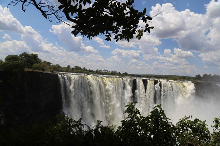 Zimbabwen ja Sambian puolella :Yksityinen opastettu kierros putouksilla