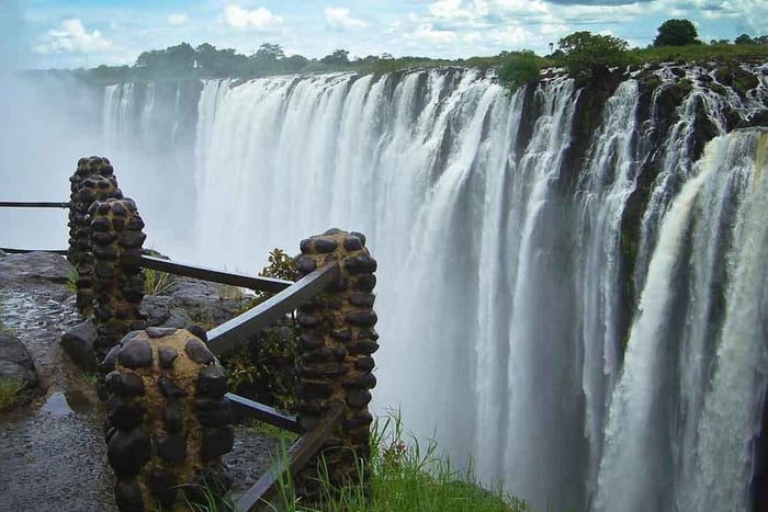 Depuis Kasane : Excursion d'une journée aux chutes Victoria (côté Zimbabwe)