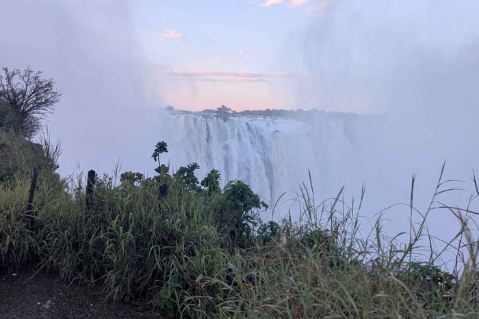 Cataratas Victoria: tour guiado al atardecer – Experiencia de la hora dorada