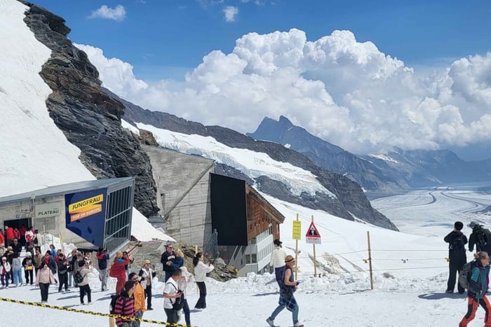Top of Europe Jungfraujoch Private Tour with Luxury Van