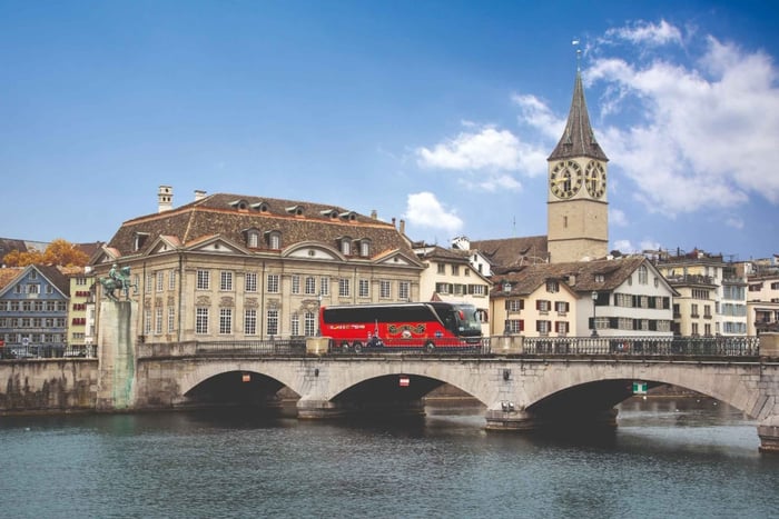 Zurich: City Top Attractions Tour by Bus with Audio Guide