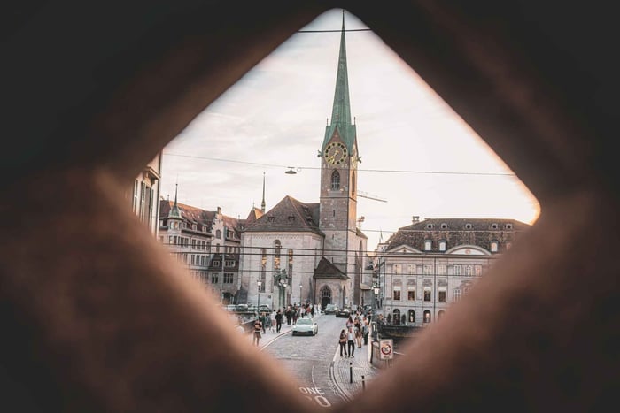 Zurich : Professional Photoshoot in Old Town or by the Lake