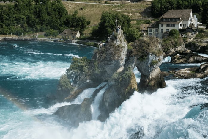 Zurich: Rhine Falls, Chocolate & Cheese Factory Day Trip