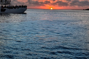 2-hour tour in Cartagena Sunset View in party boat