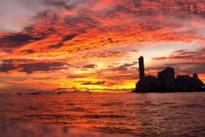 2 tunnin retki Cartagenassa Auringonlaskunäkymä juhlaveneessä