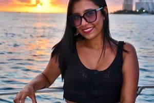 2 tunnin retki Cartagenassa Auringonlaskunäkymä juhlaveneessä