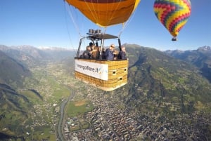 Aosta: Hot-air balloon flight with splendid view of the Alps