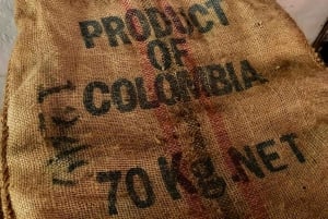 ミンカでアルワコ族の先住民体験：自然と知恵を学びましょう